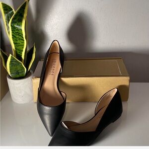 Journee Collection Black Pointed‎ Flats